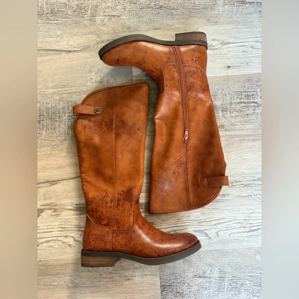 FRYE AND CO. stylish brown